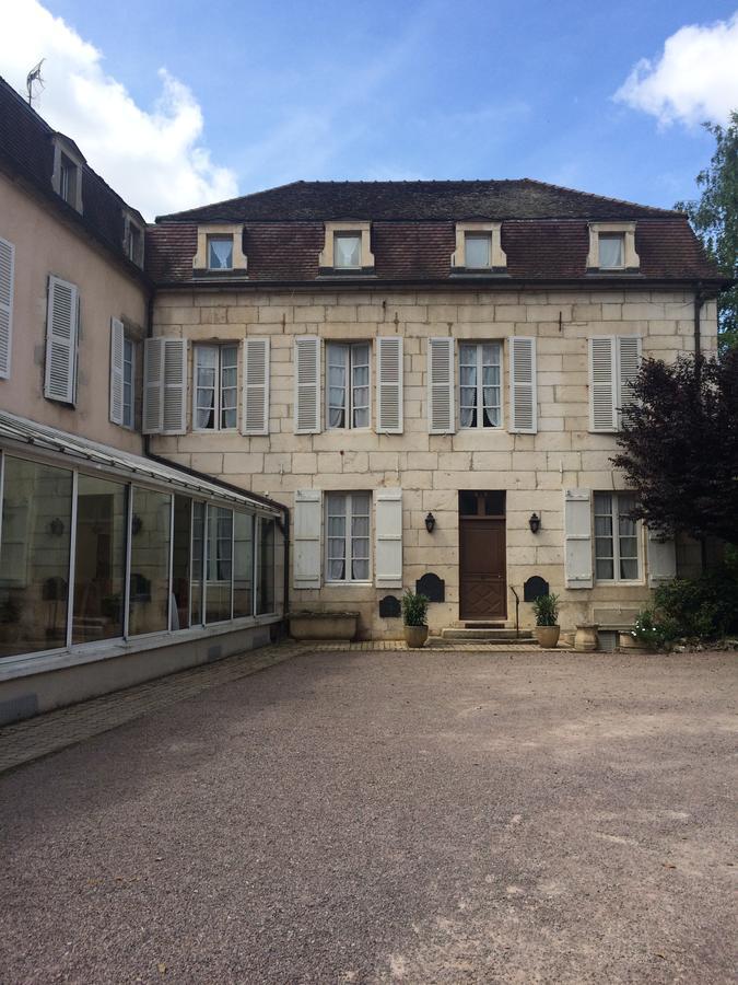 Hotel Des Cymaises Semur-en-Auxois Bagian luar foto