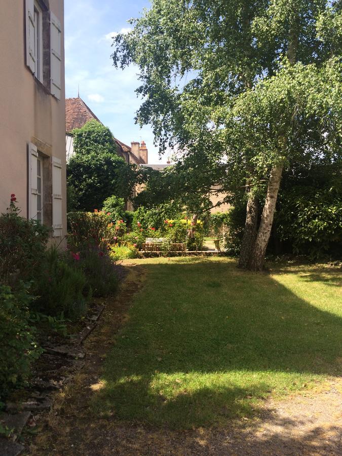 Hotel Des Cymaises Semur-en-Auxois Bagian luar foto